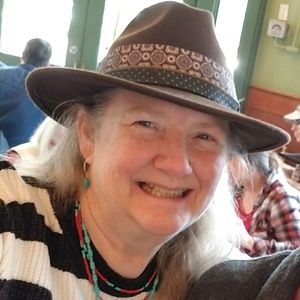 Meet your Posher, Julie